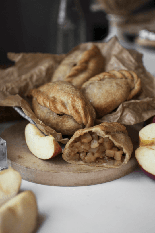 Пирожки с яблоком и грушей, 1 шт.