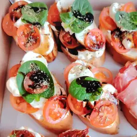 Брускетты а-ля Капрезе