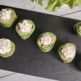 Блинчики шпинатные с форелью