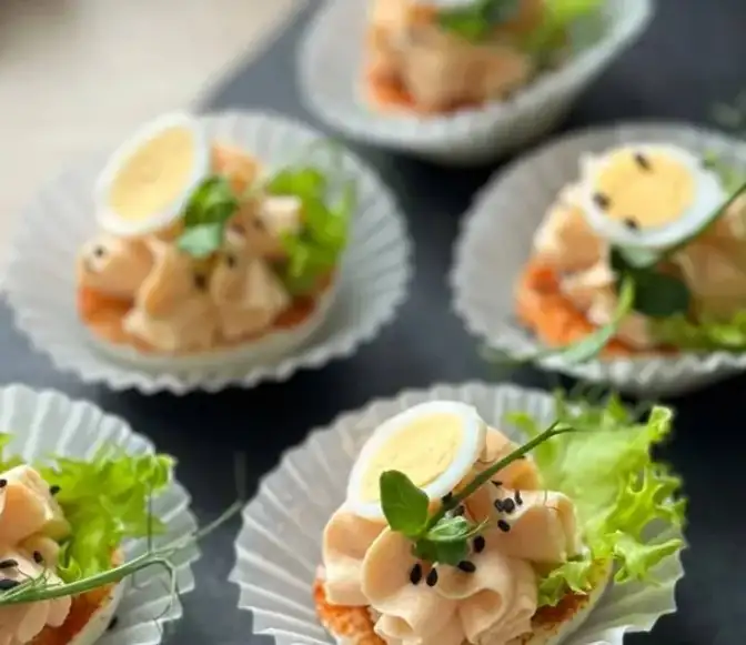 Яйцо с лососевым муссом