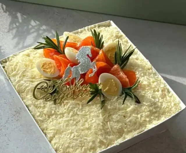 Салат с лососем