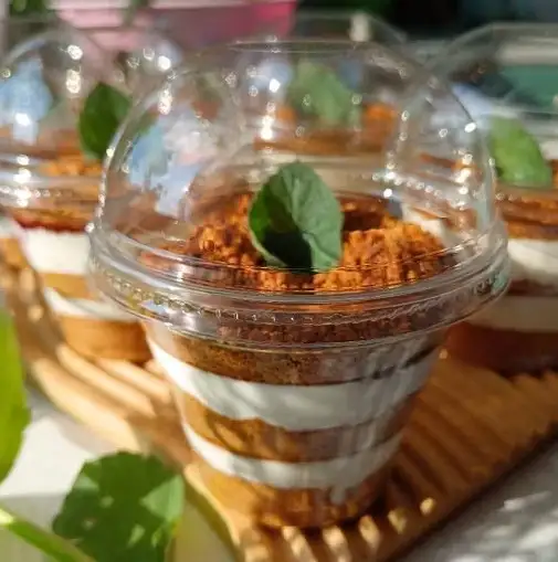 Медовик в стаканчике