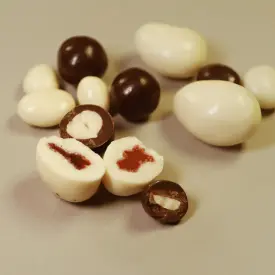 Ассорти орехово-ягодное в белом и темной шоколадной глазури