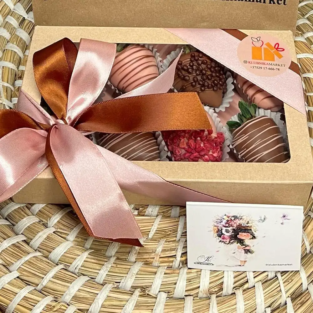 Клубника в розовом и молочном шоколаде, 8 шт. фото 2