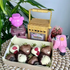 Клубника в шоколаде «Мишки-Ёжики», 8 шт.