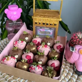 Клубника в шоколаде «Единороги-Мишки», 16 шт.