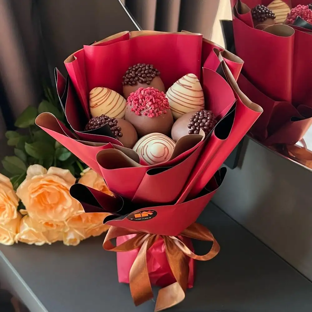 Букет из клубники в шоколаде «Бордо», 7 ягод фото 1