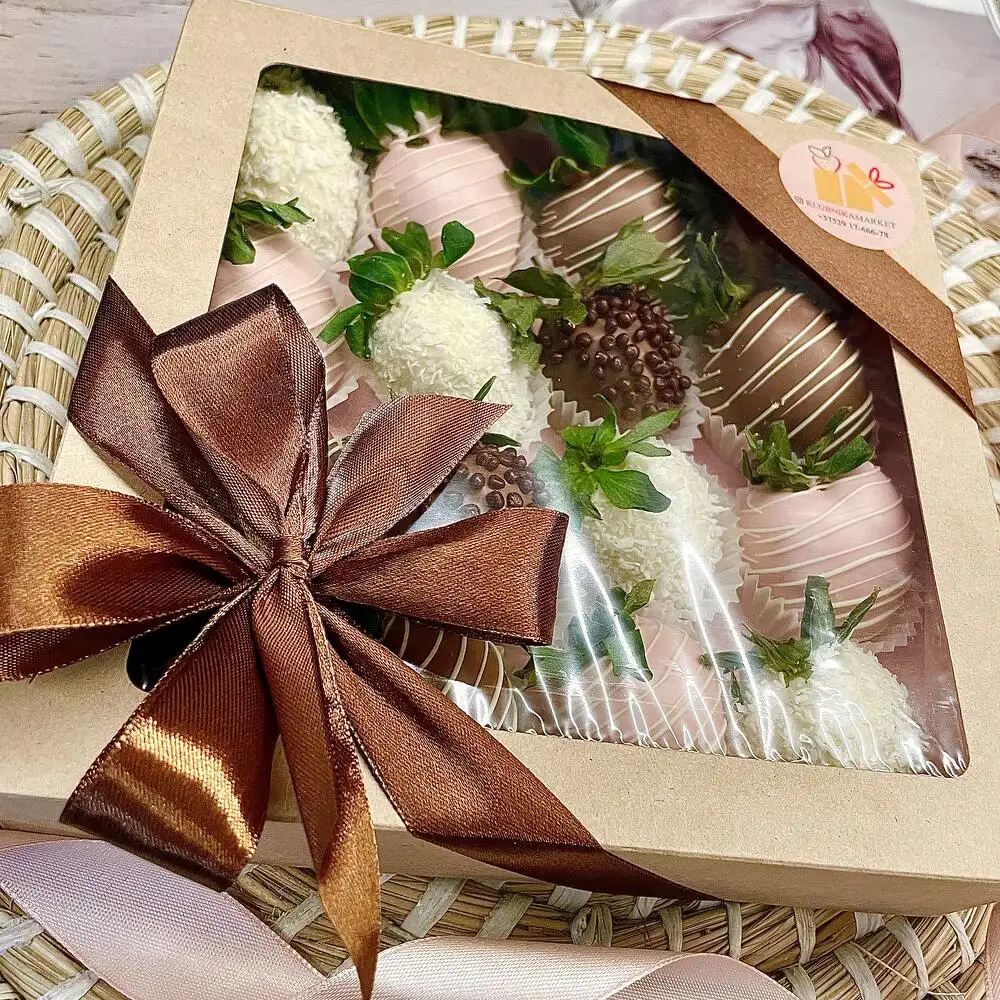 Клубника в шоколаде с декором, 16 шт. фото 2