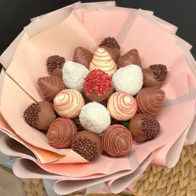 Букет из клубники в шоколаде, 19 ягод