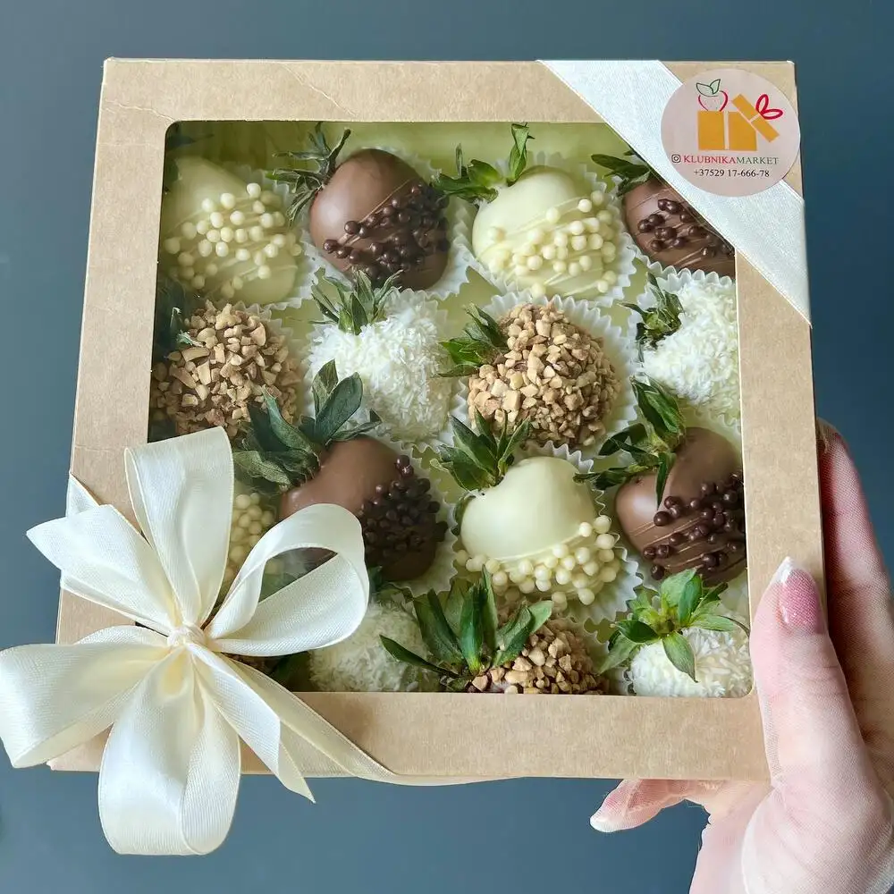 Клубника в шоколаде белом и молочном, 16 шт. фото 2