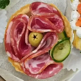 Тарталетки с яично-сырным паштетом или сыровяленой колбасой