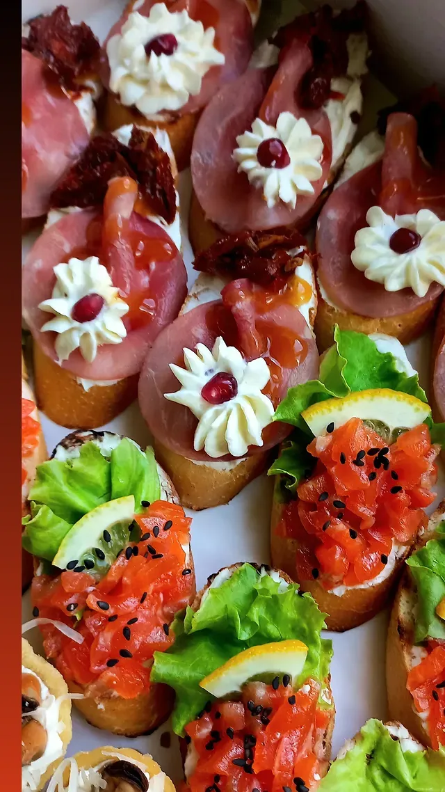 Кростини в ассортименте фото 4