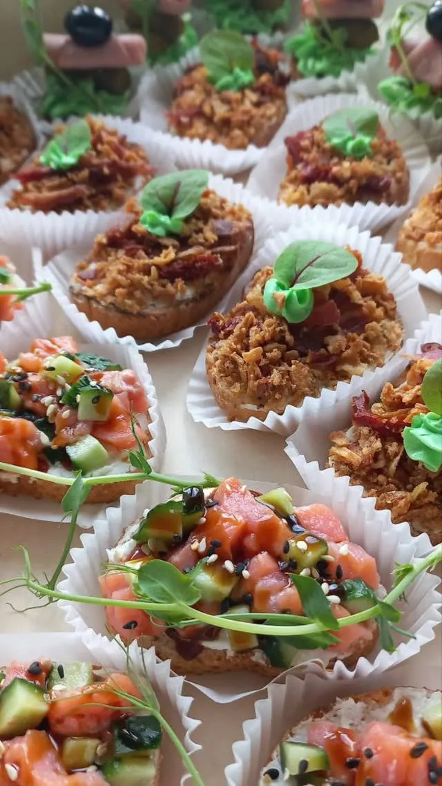 Кростини в ассортименте фото 1