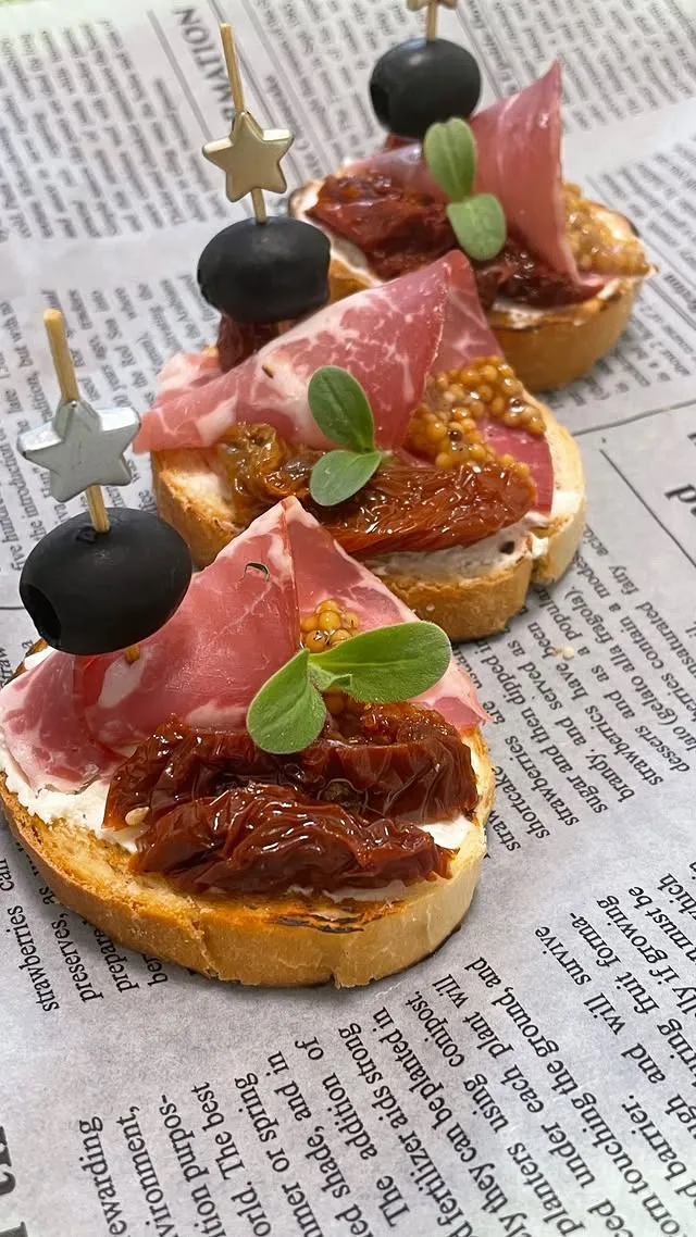 Кростини в ассортименте фото 2