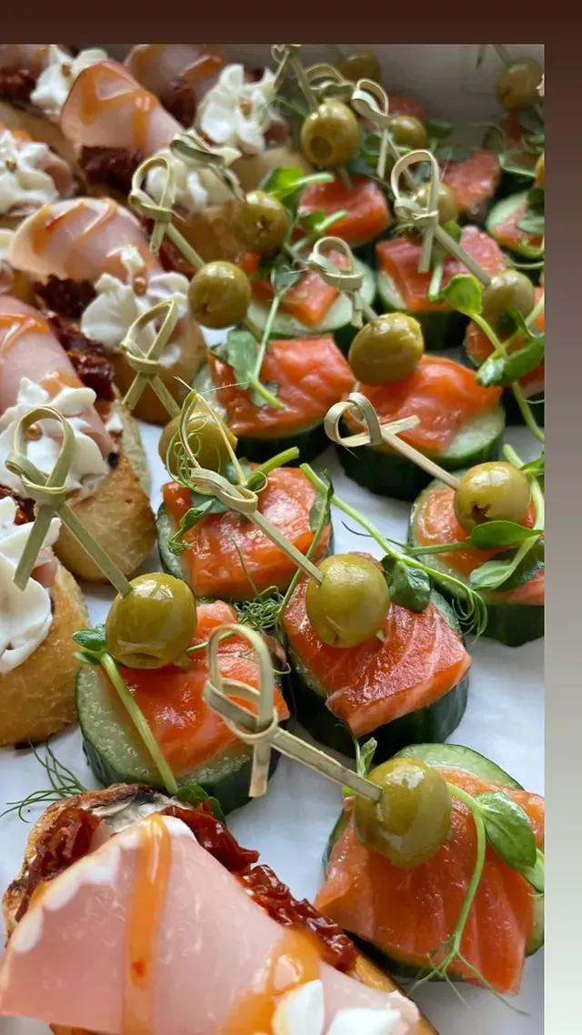 Канапе горизонтальные в ассортименте фото 4