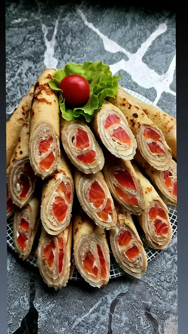 Блинчики с форелью и твердым сыром, 350гр.