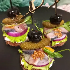 Канапе вертикальные в ассортименте