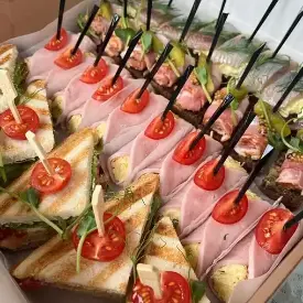 Под крепкое