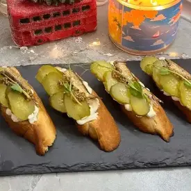 Брускетта со шпротами