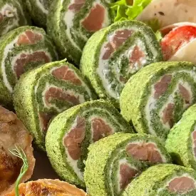Шпинатный рулет с форелью