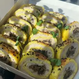 Сырный рулет с курицей и грибами