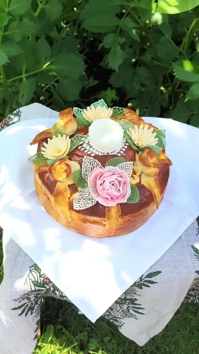 Хлеб-соль с цветными цветами из сахарной пасты фото 4