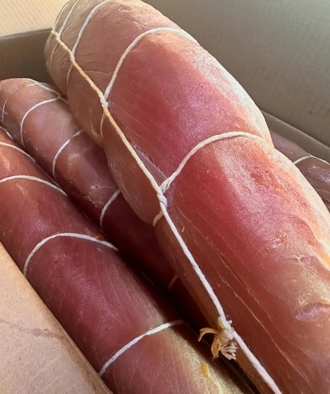 Тунец холодного копчения