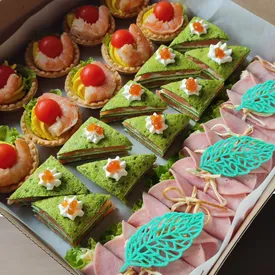 Ассорти несладких пирожных 