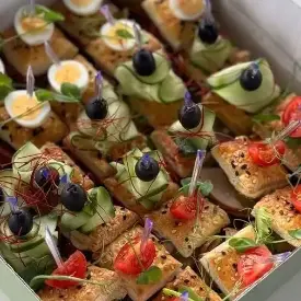 Бокс «Клаб канапе»