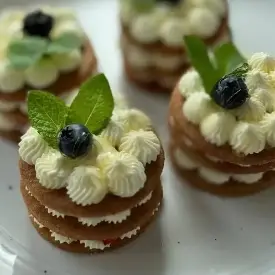 Пирожное «Медовик»