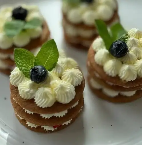 Пирожное «Медовик»