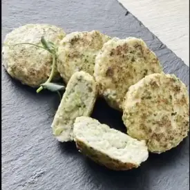 Куриные котлетки с брокколи и маслицем