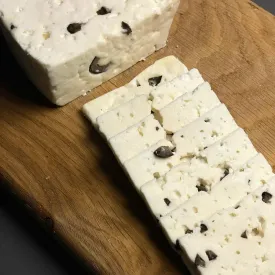 Брынза рассольная с маслинами