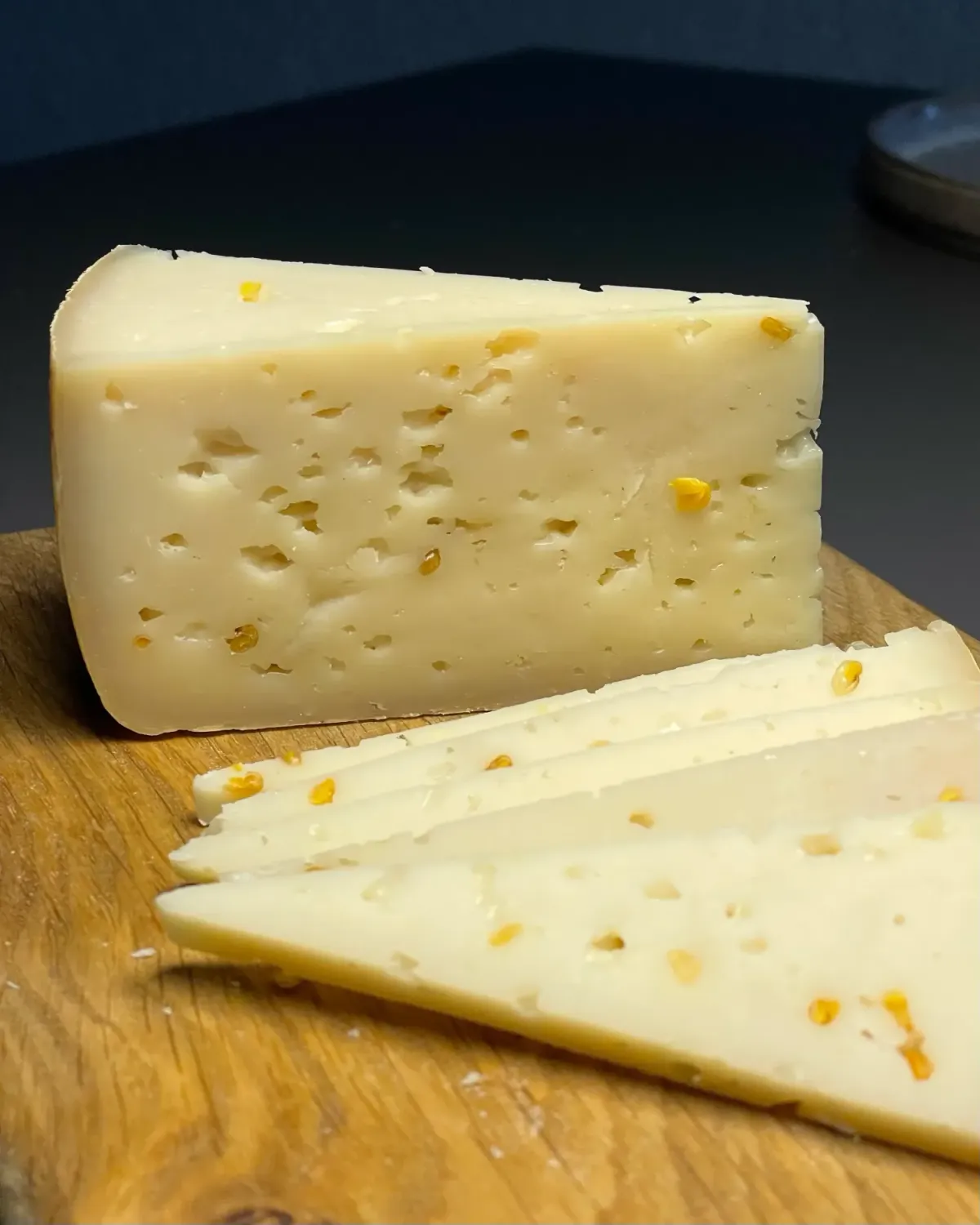 Козий сыр полутвердый с пажитником фото 3