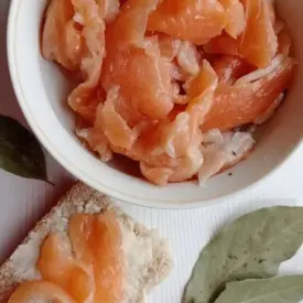 Обрезь лосося/форели мороженая, без кожи