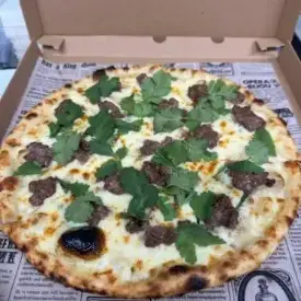 Пицца с фаршем из мраморной говядины