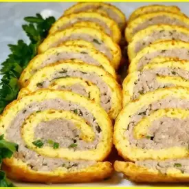 Сырный рулет с куриным фаршем
