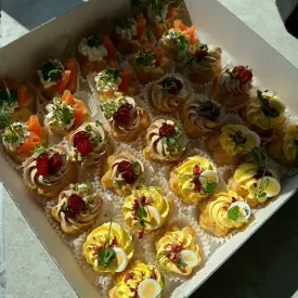 Бокс три короны