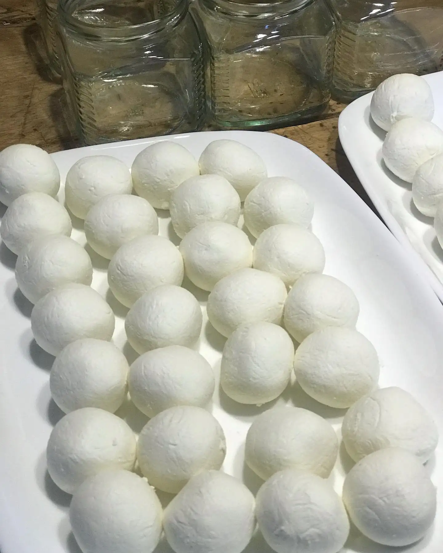 Сливочный сыр в шариках в банке фото 3