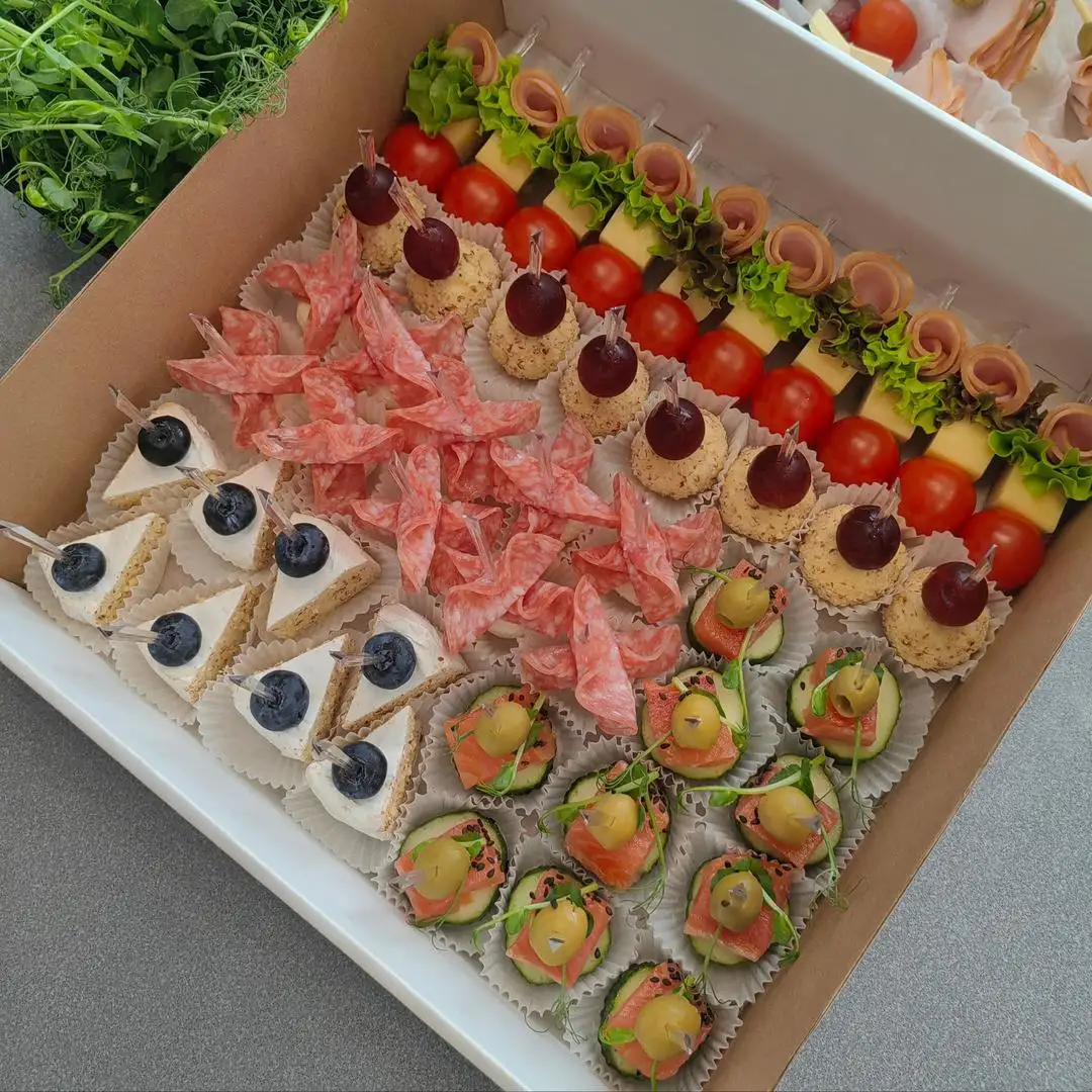 Канапе в ассортименте фото 2