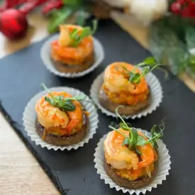 Шампиньоны с овощами и креветкой