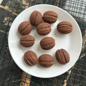 Орешки шоколадные, 10 шт.