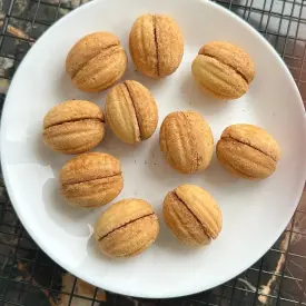 Орешки со сгущенкой 10 шт.