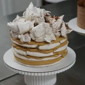 Торт «Безе с фундуком»