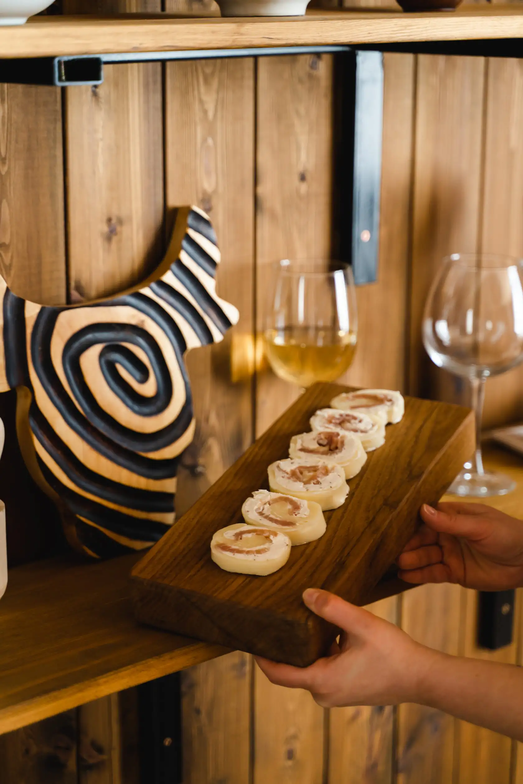 Рулет сырный с тунцом и кунжутным соусом, 250 г фото 3