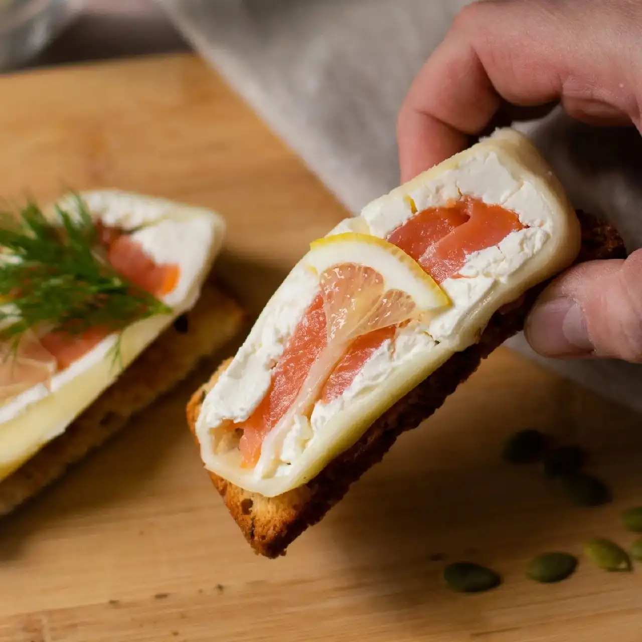 Рулет сырный с форелью, 250 г фото 2