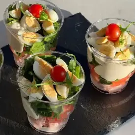 Салат с копчёной курицей и шпинатом