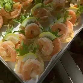 Тарталетка с креветкой