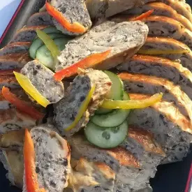 Курица фаршированная блинами и грибами