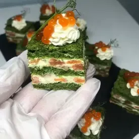 Шпинатное пирожное с форелью